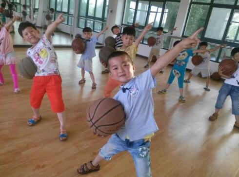 幼儿部花样篮球课程